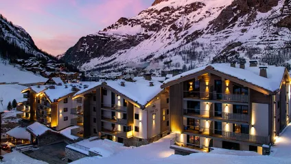 Vue extérieure des chalets Izia 5 étoiles à Val d'Isère